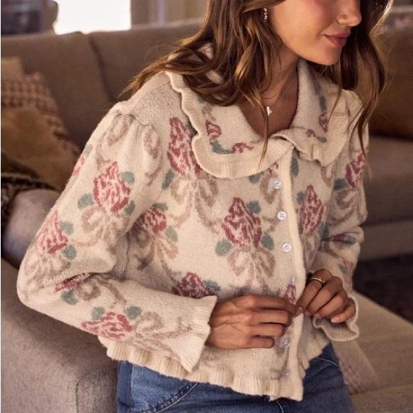 FLORAL PATTERNED RUFFLED COQUETTE BUTTON DOWN
SWEATER CARDIGAN - Picture 3 of 9